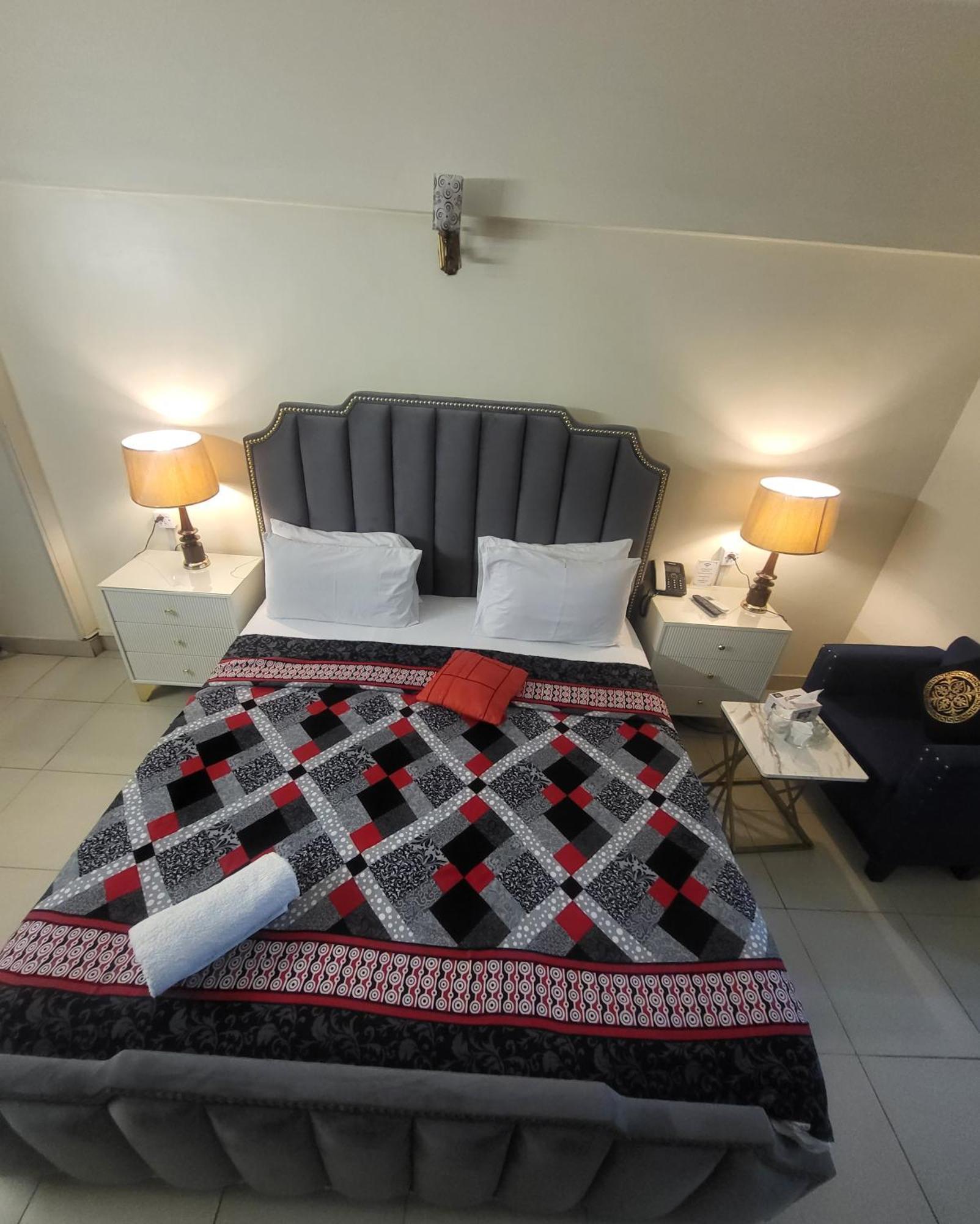 Hotel Rooms Dha Karachi Exterior foto